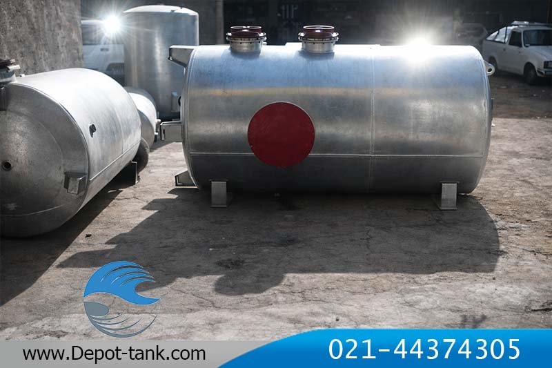 منبع کویل دار افقی تولید شده توسط گروه صنعتی دپوت تانک در حیاط کارخانه